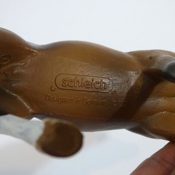 Schleich Brown Peruvian Paso Mare Horse Figure Collectible Toy 2022 4 inch tall - Picture 4 of 8